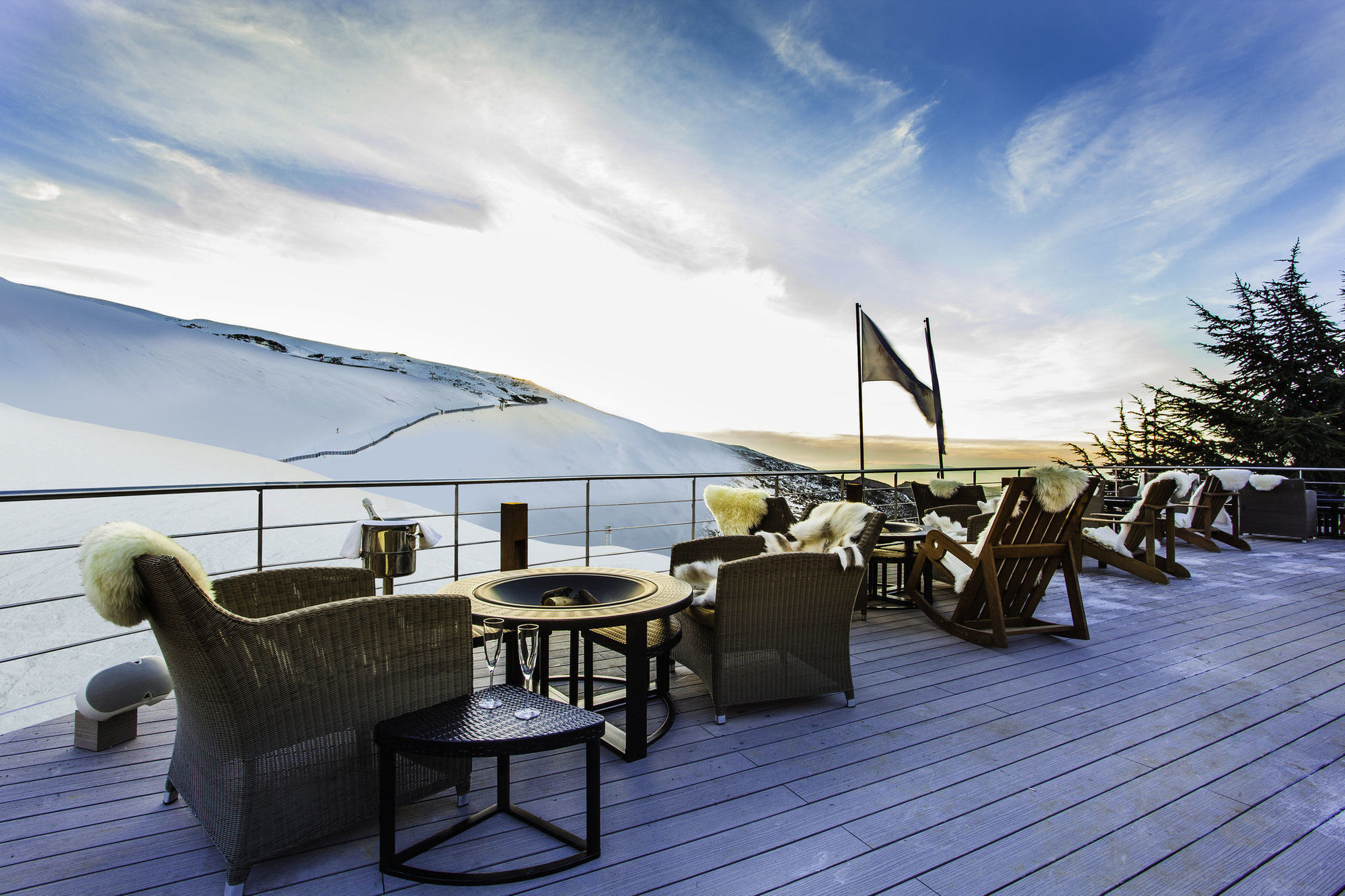 El Lodge, Ski & Spa Sierra Nevada Restaurace fotografie